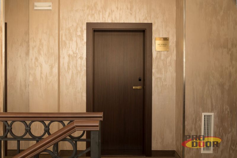 dýhované interiérové dveře a zárubně sapeli hotel ulrika karlovy vary