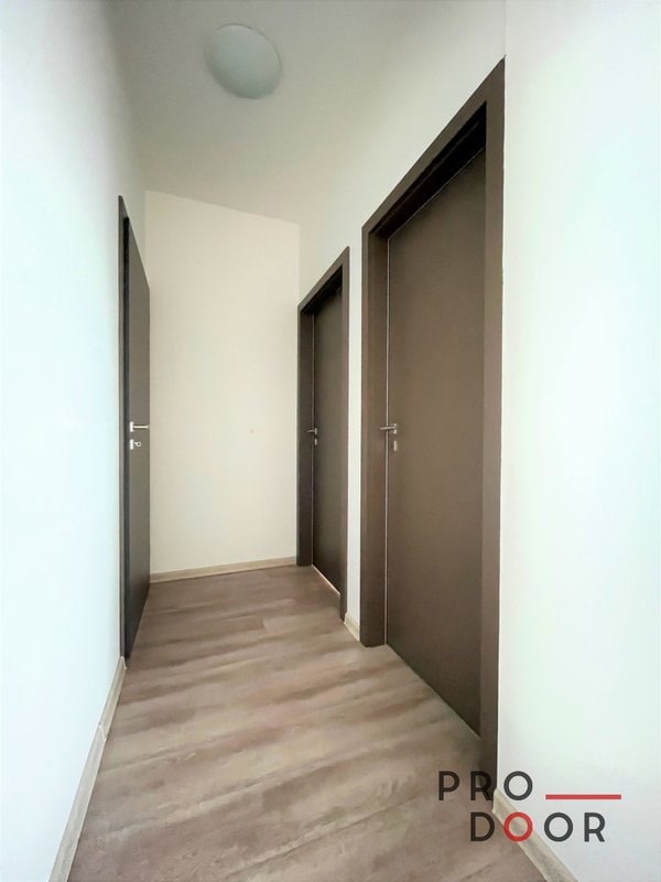 Šedé interiérové dveře a zárubně HPL ()